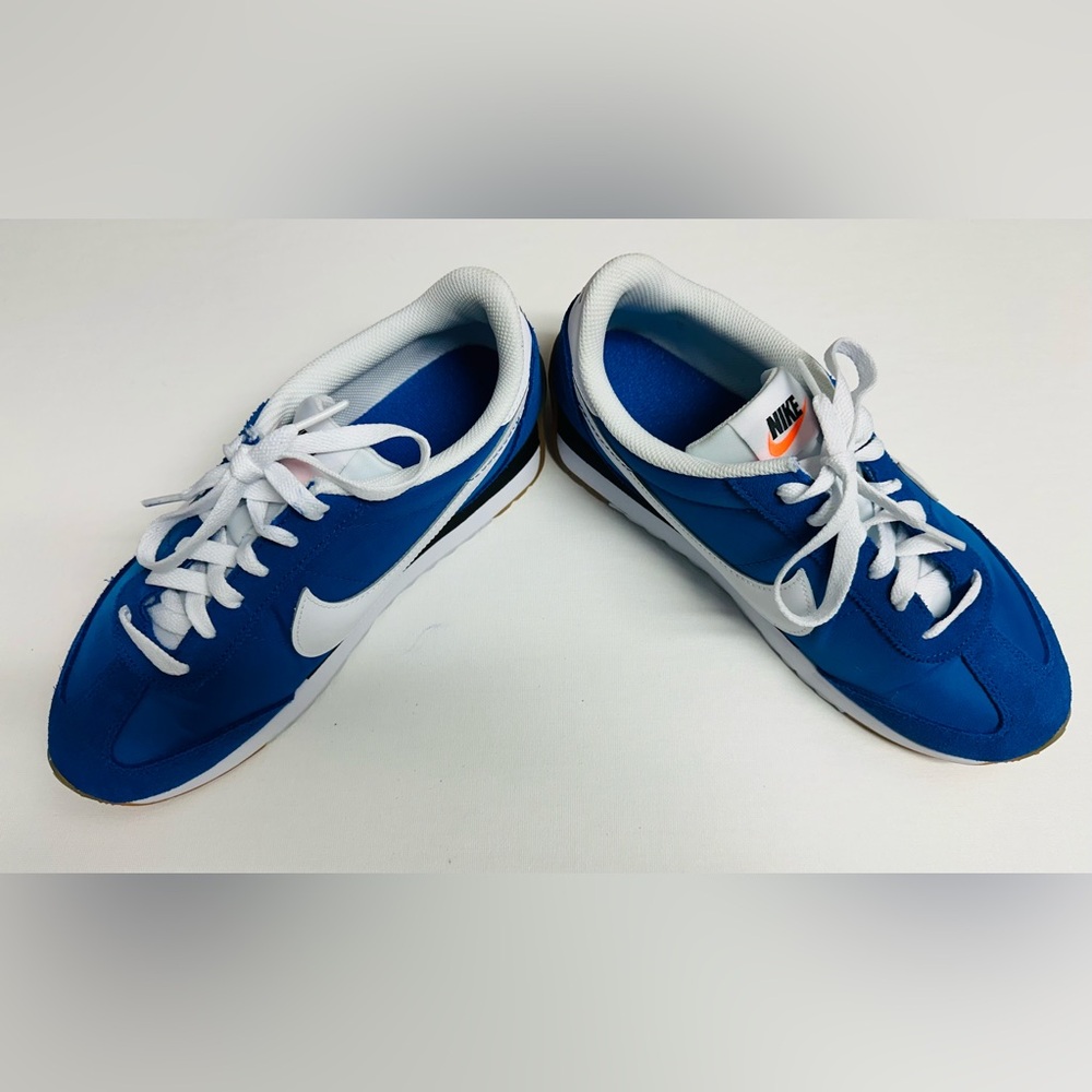 Nike Women’s Pacific Sneakers- like New - Picture 5 of 8